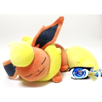 Officiële Pokemon center Knuffel Flareon slapend +/- 68cm (lang) 